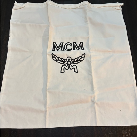 MCM Liz Large Reversible Tote Bag - Picture 9 of 9